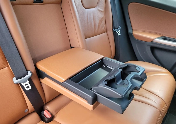 Volvo V60 cena 29800 przebieg: 254000, rok produkcji 2011 z Opoczno małe 436